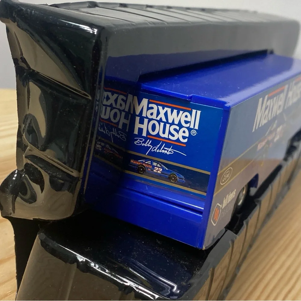 Racing Champions Maxwell House Raceway 1993 NASCAR Racing Team Transporter 1:64